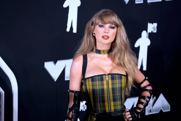 Taylor Swift At MTV Video Music Awards - NY Taylor Swift attends the 2024 VMA MTV red carpet in Elmont, NY, USA on September 11, 2024. Photo by Charles Guerin ABACAPRESS.COM Elmont NY United States  Copyright: xGuerinxCharles ABACAx