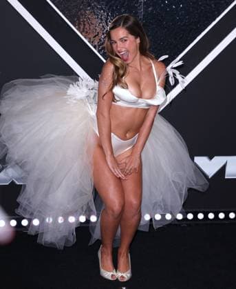 MTV Video Music Awards Arrivals - NY Addison Rae attends the 2024 VMA MTV red carpet in Elmont, NY, USA on September 11, 2024. Photo by Charles Guerin ABACAPRESS.COM M New York City NY United States  Copyright: xGuerinxCharles ABACAx