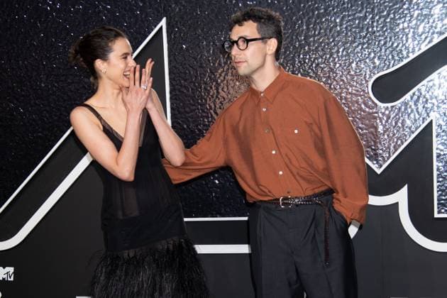 2024 MTV Video Music Awards Red Carpet Featuring: Margaret Qualley, Jack Antonoff Where: New York, New York, United States When: 11 Sep 2024 Credit: Janet Mayer INSTARimages.com EDITORIAL USE ONLY. NOT FOR USE BY NEWSPAPERS BASED IN THE UK. Copyright: xx instar54113216