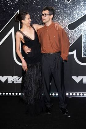 2024 MTV Video Music Awards Red Carpet Featuring: Margaret Qualley, Jack Antonoff Where: New York, New York, United States When: 11 Sep 2024 Credit: Janet Mayer INSTARimages.com EDITORIAL USE ONLY. NOT FOR USE BY NEWSPAPERS BASED IN THE UK. Copyright: xx instar54113217