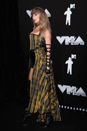 2024 MTV Video Music Awards Red Carpet Featuring: Taylor Swift Where: New York, New York, United States When: 11 Sep 2024 Credit: Janet Mayer INSTARimages.com EDITORIAL USE ONLY. NOT FOR USE BY NEWSPAPERS BASED IN THE UK. Copyright: xx instar54113248