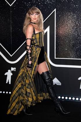 2024 MTV Video Music Awards Red Carpet Featuring: Taylor Swift Where: New York, New York, United States When: 11 Sep 2024 Credit: Janet Mayer INSTARimages.com EDITORIAL USE ONLY. NOT FOR USE BY NEWSPAPERS BASED IN THE UK. Copyright: xx instar54113257