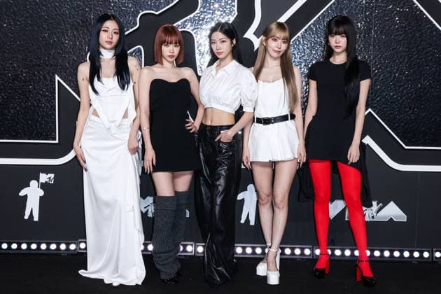 2024 MTV Video Music Awards - Arrivals ELMONT, NEW YORK, USA - SEPTEMBER 11: Huh Yun-jin, Kim Chae-won, Kazuha, Sakura Miyawaki and Hwang Jung-eum of Le Sserafim arrive at the 2024 MTV Video Music Awards held at UBS Arena on September 11, 2024 in Elmont, New York, United States., Credit:Xavier Collin Avalon United States, New York, Elmont, UBS Arena Copyright: xXavierxCollinx xAvalonx 0907000756