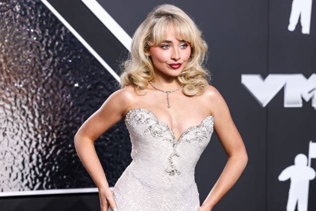 2024 MTV Video Music Awards - Arrivals ELMONT, NEW YORK, USA - SEPTEMBER 11: Sabrina Carpenter wearing a vintage Bob Mackie dress from Tab Vintage arrives at the 2024 MTV Video Music Awards held at UBS Arena on September 11, 2024 in Elmont, New York, United States., Credit:Xavier Collin Avalon United States, New York, Elmont, UBS Arena  Copyright: xXavierxCollinx xAvalonx PHT_MTV_VMA_907006207