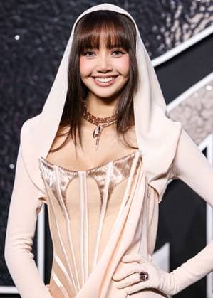 2024 MTV Video Music Awards - Arrivals ELMONT, NEW YORK, USA - SEPTEMBER 11: Lisa, Lalisa Manobal, Blackpink wearing Mugler arrives at the 2024 MTV Video Music Awards held at UBS Arena on September 11, 2024 in Elmont, New York, United States., Credit:Xavier Collin Avalon United States, New York, Elmont, UBS Arena Copyright: xXavierxCollinx xAvalonx 0907004888