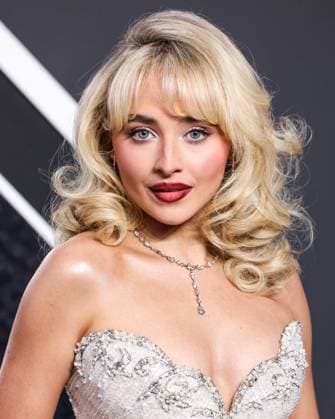 2024 MTV Video Music Awards - Arrivals ELMONT, NEW YORK, USA - SEPTEMBER 11: Sabrina Carpenter wearing a vintage Bob Mackie dress from Tab Vintage arrives at the 2024 MTV Video Music Awards held at UBS Arena on September 11, 2024 in Elmont, New York, United States., Credit:Xavier Collin Avalon United States, New York, Elmont, UBS Arena  Copyright: xXavierxCollinx xAvalonx 0907006070