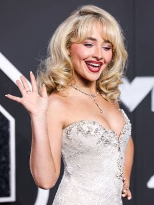 2024 MTV Video Music Awards - Arrivals ELMONT, NEW YORK, USA - SEPTEMBER 11: Sabrina Carpenter wearing a vintage Bob Mackie dress from Tab Vintage arrives at the 2024 MTV Video Music Awards held at UBS Arena on September 11, 2024 in Elmont, New York, United States., Credit:Xavier Collin Avalon United States, New York, Elmont, UBS Arena  Copyright: xXavierxCollinx xAvalonx 0907006238