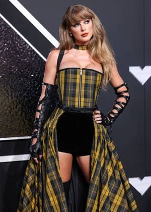 Bilder des Jahres 2024, Entertainment 09 September Entertainment Themen der Woche KW37 2024 MTV Video Music Awards - Arrivals ELMONT, NEW YORK, USA - SEPTEMBER 11: Taylor Swift wearing Dior arrives at the 2024 MTV Video Music Awards held at UBS Arena on September 11, 2024 in Elmont, New York, United States., Credit:Xavier Collin Avalon United States, New York, Elmont, UBS Arena  Copyright: xXavierxCollinx xAvalonx 0907009932