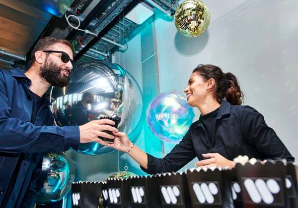 Warner Music Central Europe celebrates in Berlin EUR, Germany, Berlin Catering Popcorn for the guests Warner Music celebrates the first anniversary of the Berlin location with artists, guests and employees The local and international creative scene networks in the capital city