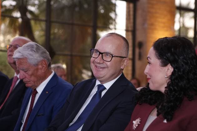 Germany: M100 Media Award in Potsdam Brandenburg: The photo shows the President of the Republic of Kosovo, Dr. Vjosa Osmani-Sadriu and the Minister of Justice Professor Adam Bodnar, Polen, before the M100 Media Award ceremony in the Orangery Sanssouci in Potsdam Potsdam Brandenburg Germany Copyright: SimonexKuhlmey