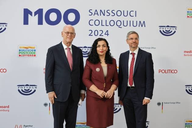 News Bilder des Tages Germany: M100 Media Award in Potsdam Brandenburg: The photo shows the former Defense Minister Rudolf Scharping, the President of the Republic of Kosovo, Dr. Vjosa Osmani-Sadriu and Mike Schubert,Mayor of Potsdam, before the M100 Media Award ceremony in the Orangery Sanssouci in Potsdam Potsdam Brandenburg Germany Copyright: SimonexKuhlmey