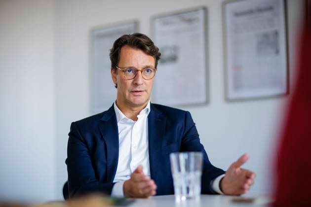 Hendrik Wuest, CDU, Ministerpraesident von Nordrhein-Westfalen, aufgenommen im Rahmen eines Interviews. Belrin, 28.08.2024 Berlin Deutschland *** Hendrik Wuest, CDU, State Premier of North Rhine-Westphalia, recorded during an interview Belrin, 28 08 2024 Berlin Germany Copyright: xThomasxTrutschel photothek.dex