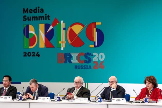 News Themen der Woche KW37 News Bilder des Tages RUSSIA, MOSCOW - SEPTEMBER 14, 2024: Myanmar s Union Minister for Information U Maung Maung Ohn, Russian Liberal Democratic Party Chairman Leonid Slutsky, TASS Russian News Agency First Deputy Director General Mikhail Gusman, TASS Russian News Agency Director General Andrei Kondrashov, and National Media Group Director General Svetlana Balanova (L-R) attend a plenary session on the role of the BRICS media community in bolstering stability in a multipolar world held as part of the 2024 BRICS Media Summit at Moscowâ€™s World Trade Centre. Sergei Bulkin TASS  74013226
