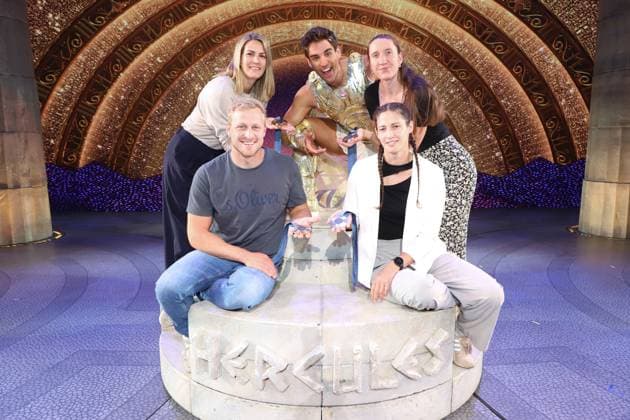 Entertainment Themen der Woche KW37 Entertainment Bilder des Tages Medailliengewinner der Olympischen Spiele von Paris 2024 besuchen das Musical Hercules Max Remschmidt, Philipp Buettner, Sonja Greinacher, Maren Voelz, Miriam Butkereit, Medailliengewinner der Olympischen Spiele von Paris 2024 besuchen das Musical Hercules, Neue Flora Hamburg, 14.09.2024 *** Medal winners from the Paris 2024 Olympic Games visit the musical Hercules Max Remschmidt, Philipp Buettner, Sonja Greinacher, Maren Voelz, Miriam Butkereit, Medal winners from the Paris 2024 Olympic Games visit the musical Hercules, Neue Flora Hamburg, 14 09 2024 Copyright: xEventpressxBecherx