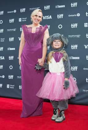 Entertainment Themen der Woche KW37 Entertainment Bilder des Tages September 14, 2024, Toronto, On, CANADA: Director and actress Rebel Wilson, left, and actress Scarlett Crabtree pose for photographs on the red carpet for the film The Deb during the Toronto International Film Festival in Toronto on Saturday, September 14, 2024. Toronto CANADA  - ZUMAc35_ 20240914_zaf_c35_119 Copyright: xNathanxDenettex
