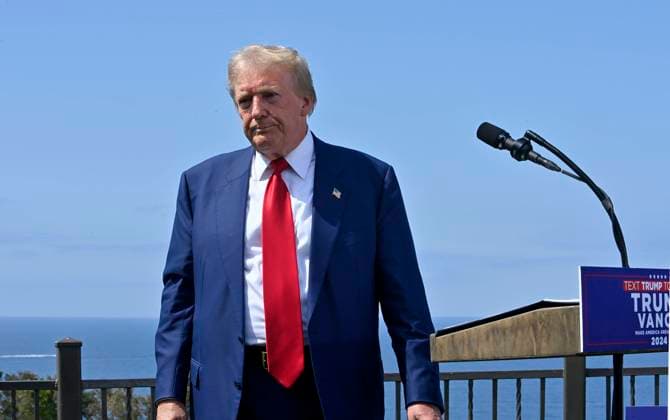 Former president and Republican presidential nominee Donald J. Trump departs after making remarks to the press at Trump National Golf Club with the Pacific Ocean in the background in Los Angeles on Friday, September 13, 2024.  LAP2024091351 JIMxRUYMEN
