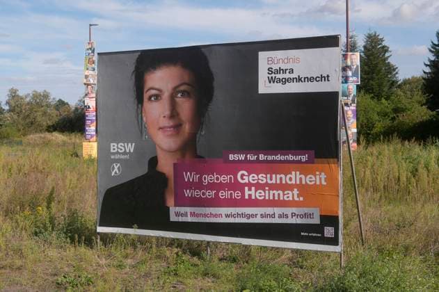 Wahlplakat des BSW zur Landtagwahl in Brandenburg. Bernau bei Berlin, 14.09.2024 *** BSW election poster for the state elections in Brandenburg Bernau near Berlin, 14 09 2024 Foto:xT.xBartillax xFuturexImagex wahlplakate_4912