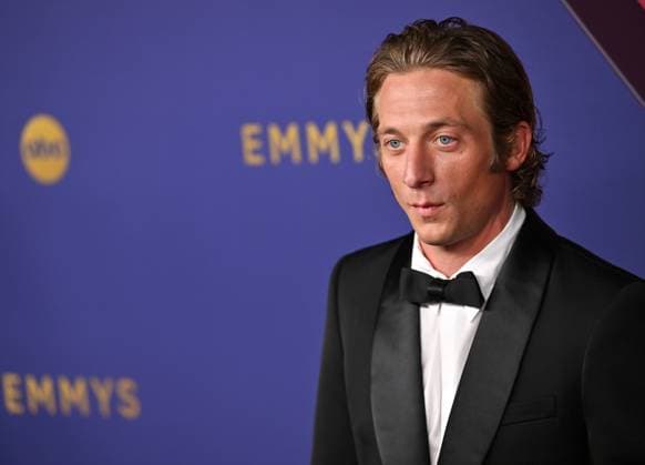 Jeremy Allen arrives for the 76th annual Primetime Emmy Awards at the Peacock Theater in Los Angeles on Sunday, September 15, 2024.  LAP202409150655 CHRISxCHEW
