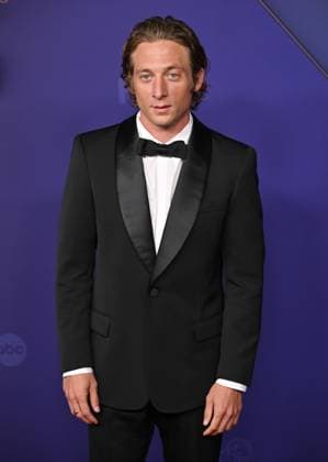 Jeremy Allen arrives for the 76th annual Primetime Emmy Awards at the Peacock Theater in Los Angeles on Sunday, September 15, 2024.  LAP202409150658 CHRISxCHEW