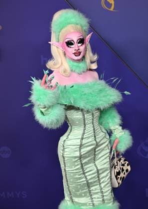 Dawn arrives for the 76th annual Primetime Emmy Awards at the Peacock Theater in Los Angeles on Sunday, September 15, 2024.  LAP202409150816 CHRISxCHEW