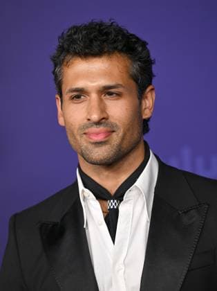 Saamer Usmani arrives for the 76th annual Primetime Emmy Awards at the Peacock Theater in Los Angeles on Sunday, September 15, 2024.  LAP202409150825 CHRISxCHEW