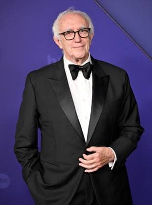 Jonathan Pryce arrives for the 76th annual Primetime Emmy Awards at the Peacock Theater in Los Angeles on Sunday, September 15, 2024.  LAP202409150838 CHRISxCHEW