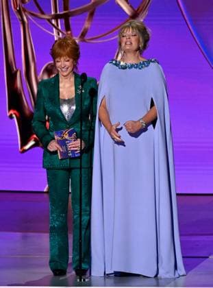 (L-R) Reba McEntire and Melissa Peterman appear onstage during the 76th annual Primetime Emmy Awards at the Peacock Theater in Los Angeles on Sunday, September 15, 2024.  LAP20240915196 JIMxRUYMEN