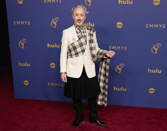 Alan Cumming arrives for the 76th annual Primetime Emmy Awards at the Peacock Theater in Los Angeles on Sunday, September 15, 2024.  LAP202409150325 ALEXxGALLARDO