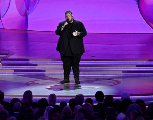 elly Roll performs onstage during the 76th annual Primetime Emmy Awards at the Peacock Theater in Los Angeles on Sunday, September 15, 2024.  LAP2024091504012 JIMxRUYMEN