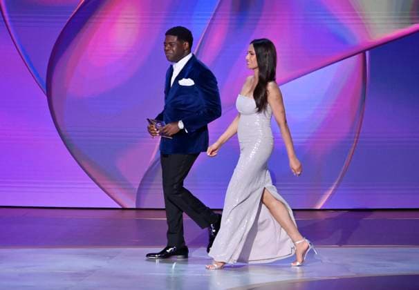 Sam Richardson and Padma Lakshmi appear onstage during the 76th annual Primetime Emmy Awards at the Peacock Theater in Los Angeles on Sunday, September 15, 2024.  LAP2024091504040 JIMxRUYMEN
