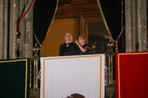 MexicoÃ¢â‚¬â ¢s President, Andres Manuel Lopez Obrador accompanied by his wife Beatriz Gutio rrez MoÂ¼ller after make his last shout of independence to commemorate the 214th anniversary of Mexico s Independence Day on the balcony of the National Palace at Zocalo in the main square. Mexico City Mexico - ZUMAe321 20240915_zia_e321_003 Copyright: xIanxRoblesx
