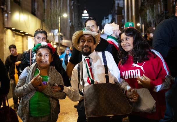 Hundred of people attending at Zocalo in the main square to join the celebration of the 214th Anniversary of Mexico s Independence Day. on September 15, 2024 in Mexico City, Mexico. Mexico City Mexico - ZUMAe321 20240915_zia_e321_045 Copyright: xEssenexHernandezx