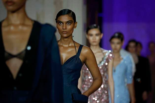 Bilder des Jahres 2024, Entertainment 09 September Entertainment Bilder des Tages Huishan Zhang Ready to wear spring summer 2025; LONDON september 2024 _ Huishan Zhang Ready to wear spring summer 2025; LONDON september 2024 _, Credit:x Avalon  Copyright: xxx xAvalonx 0908563394