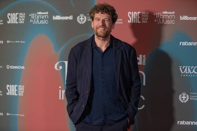 News - Bilboard Music Award, Red Carpet - photocall Maurizio Lastrico Attend Billboard Women In Music Red Carpet Photocall At Teatro Manzoni during Bilboard Music Award, Red Carpet - photocall, News in Milano, Italy, September 16 2024 Milano Teatro Manzoni, Milan Italy Copyright: xLucaxMichelix xLiveMediax LPN_1523428