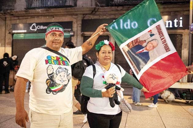 214th Commemoration of Mexico s Independence Day Hundred of people attending at Zocalo in the main square to join the celebration of the 214th Anniversary of Mexico s Independence Day. on September 15, 2024 in Mexico City, Mexico. Mexico City CDMX Mexico Copyright: xEssenexHernandezx