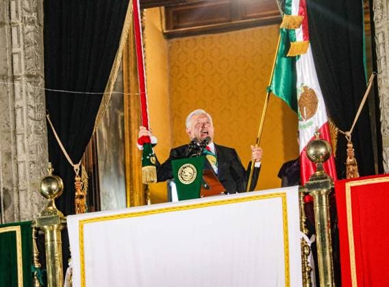 214th Commemoration of Mexico s Independence Day Mexico™s President, Andres Manuel Lopez Obrador weaves the Mexican flag while makes his last shout of independence to commemorate the 214th anniversary of Mexico s Independence Day on the balcony of the National Palace at Zocalo in the main square. on September 15, 2024 in Mexico City, Mexico. Mexico City CDMX Mexico Copyright: xIanxRoblesx
