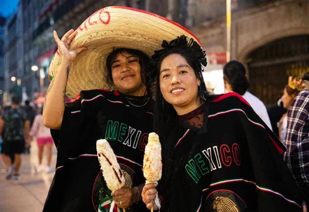 Mexicans Celebrate Independence Day - Mexico City Hundred of people attending at Zocalo in the main square to join the celebration of the 214th Anniversary of Mexico s Independence Day. Mexico City, Mexico, September 16, 2024. Photo by Essene Hernandez Eyepix Group ABACAPRESS.COM Mexico City Mexico  Copyright: xEyepix ABACAx