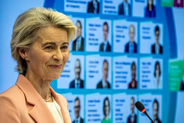 News Themen der Woche KW38 News Bilder des Tages September 17, 2024, Strasbourg, Bxl, France: President of the European Commission Ursula von der Leyen holds a press conference at European Parliament headquarters in Strasbourg, France on 17 09 2024 VDL Von Der Leyen presented the composition of her new European Commission to the European Parliament by Strasbourg France - ZUMAw80_ 20240917_faf_w80_019 Copyright: xWiktorxDabkowskix