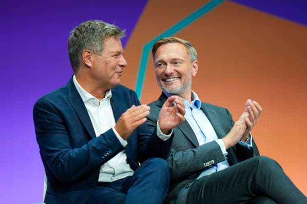 News Bilder des Tages Startup Germany Summit 2024 Bundesministerium für Wirtschaft und Klimaschutz lädt ein zum Startup Germany Summit 2024 im bcc Berlin Congress Center mit Bundesminister der Finanzen, Christian Lindner, Bundesminister Robert Habeck Berlin Berlin GER *** Startup Germany Summit 2024 Federal Ministry of Economics and Climate Protection invites you to the Startup Germany Summit 2024 at the bcc Berlin Congress Center with Federal Minister of Finance, Christian Lindner, Federal Minister Robert Habeck Berlin Berlin GER