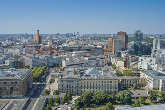Stadtpanorama, Potsdamer Platz, vorne Martin-Gropius-Bau und Abgeordnetenhaus, Mitte, Berlin, Deutschland *** City panorama, Potsdamer Platz, in front Martin Gropius Bau and House of Representatives, Mitte, Berlin, Germany