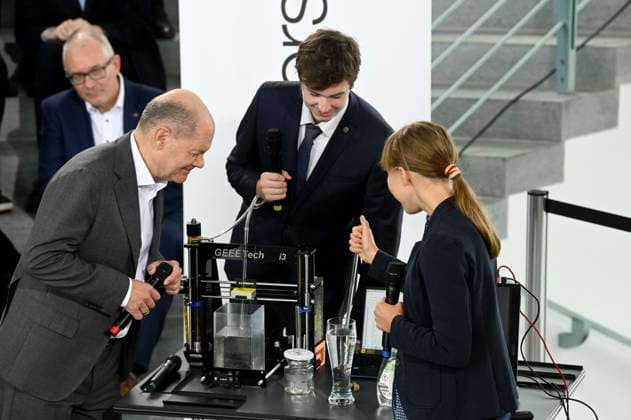 Olaf Scholz at the reception for the winners of the 59th Federal Youth Research Competition at the Federal Chancellery Berlin, 18 09 2024 Foto:xF.xKernx xFuturexImagex scholz_jugend_4909