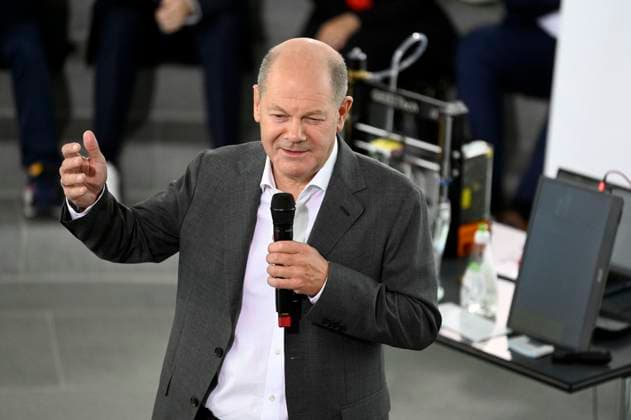 Olaf Scholz at the reception for the winners of the 59th Federal Youth Research Competition at the Federal Chancellery Berlin, 18 09 2024 Foto:xF.xKernx xFuturexImagex scholz_jugend_4929
