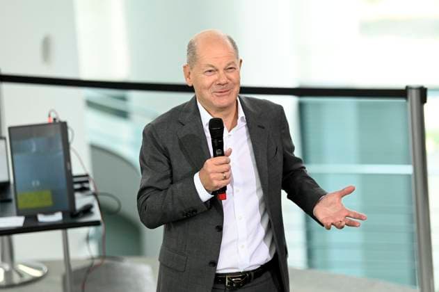Olaf Scholz at the reception for the winners of the 59th Federal Youth Research Competition at the Federal Chancellery Berlin, 18 09 2024 Foto:xF.xKernx xFuturexImagex scholz_jugend_4932