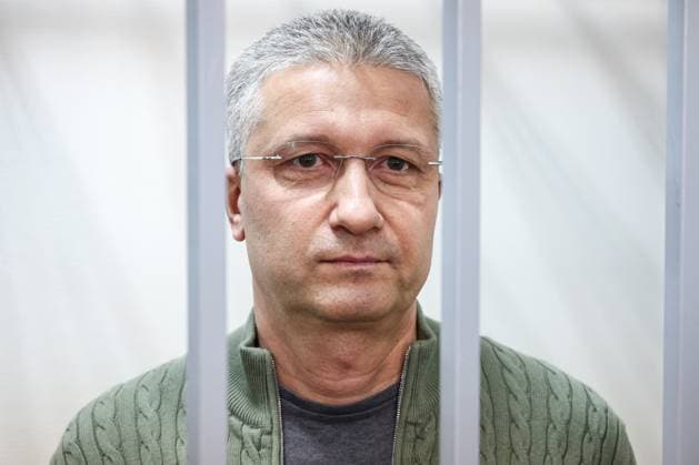 News Themen der Woche KW38 Russland, Ex-Vize-Verteidigungsminister Timur Iwanow vor Gericht in Moskau RUSSIA, MOSCOW - SEPTEMBER 19, 2024: Russia s former Deputy Defence Minister Timur Ivanov, charged with taking a 185-million-ruble bribe, attends a hearing at Basmanny District Court. Along with Ivanov, businessmen Sergei Borodin and Alexander Fomin were arrested in connection with the same case, Fomin charged with giving the bribe, Borodin as an accomplice. Sergei Bulkin TASS  74166858