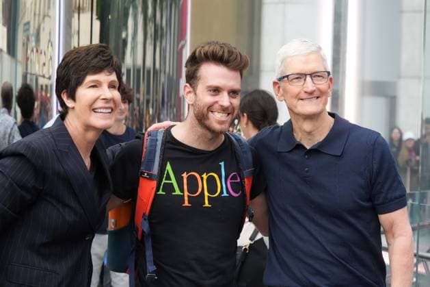 News Themen der Woche KW38 News Bilder des Tages September 20, 2024, New York, New York, USA: TIM COOK at the launch of the iPhone 16,.Apple Fifth Avenue, NYC.September 20, 2024. New York USA - ZUMAms4_ 20240920_faf_ms4_026 Copyright: xSoniaxMoskowitzxGordonx