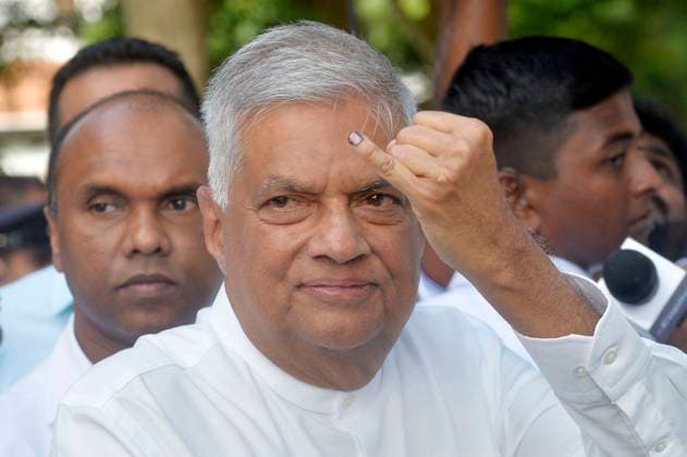 News Themen der Woche KW38 News Bilder des Tages (240921) -- COLOMBO, Sept. 21, 2024 -- Sri Lankan President Ranil Wickremesinghe shows his inked finger after casting his vote for the presidential election 2024 in Colombo, Sri Lanka, on Sept. 21, 2024. Voting for the presidential election in Sri Lanka kicked off on Saturday, with over 17 million registered voters to elect the South Asian country s president for the next five years. A total of 38 candidates contest in this year s presidential election, including incumbent President Ranil Wickremesinghe, Sajith Premadasa of the opposition Samagi Jana Balawega (SJB), and Anura Kumara Dissanayake of the National People s Power (NPP). (Photo by Xinhua) SRI LANKA-COLOMBO-PRESIDENTIAL ELECTION-VOTING GayanxSameera 