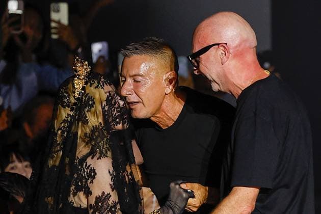 Madonna at the Dolce Gabbana show during Milan Fashion Week MFW Madonna, Domenico Dolce and Stefano Gabbana are seen on the runway at the Versace fashion show during the Milan Womenswear Spring Summer 2025 on September 21, 2024 in Milan, Italy Milan Italie  Copyright: xAgencex xBestimagexAgencex xBestimagex