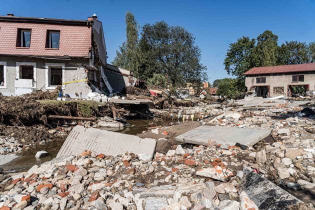 Bilder des Jahres 2024, News 09 September News Themen der Woche KW38 News Bilder des Tages September 21, 2024, Wroclaw, Poland: Sep, 21 2024 Poland South of Poland devastated by flood, cities like Klodzko, Stronie Slaskie start cleaning up and rebuilding from the destruction Wroclaw Poland - ZUMAk137 20240921_aap_k137_016 Copyright: xKrzysztofxKaniewskix
