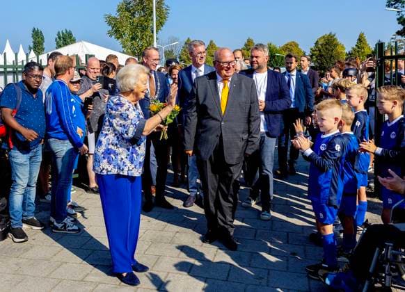Princess Beatrix Meets Youth - Netherlands Princess Beatrix is present at football club SSV 65 for the national campaign day of the Zwaluwen Youth Action on September 21, 2024 in Goes, Netherlands. Photo by NLBeeld POOL Nieboer Bruno Press ABACAPRESS.COM Goes Netherlands  Copyright: xBrunoxPress ABACAx