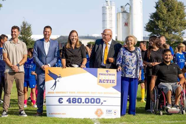 Princess Beatrix Meets Youth - Netherlands Princess Beatrix is present at football club SSV 65 for the national campaign day of the Zwaluwen Youth Action on September 21, 2024 in Goes, Netherlands. Photo by NLBeeld POOL Nieboer Bruno Press ABACAPRESS.COM Goes Netherlands  Copyright: xBrunoxPress ABACAx